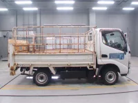 Toyota DYNA лот № 70070 оценка RA  с аукциона в Японии 2