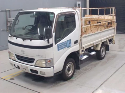Toyota DYNA  с аукциона в Японии