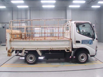 Toyota DYNA  с аукциона в Японии