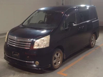 Toyota NOAH  с аукциона в Японии