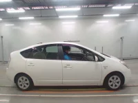 Toyota PRIUS лот № 36050 оценка 3.5  с аукциона в Японии 2
