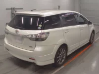 Toyota WISH лот № 10094 оценка 3.5  с аукциона в Японии 1