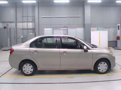 Toyota COROLLA AXIO  с аукциона в Японии