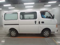 Nissan CARAVAN VAN лот № 10095 оценка 3.5  с аукциона в Японии 2