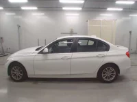 BMW 3-Series лот № 10119 оценка 4  с аукциона в Японии 3