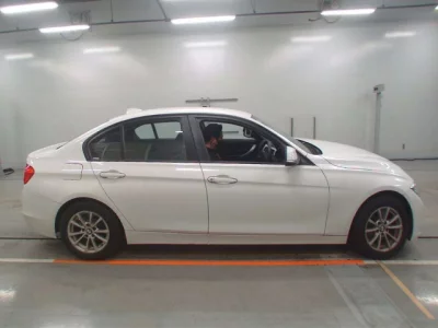 BMW 3-Series  с аукциона в Японии