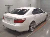 Lexus LS лот № 33079 оценка 4  с аукциона в Японии 1
