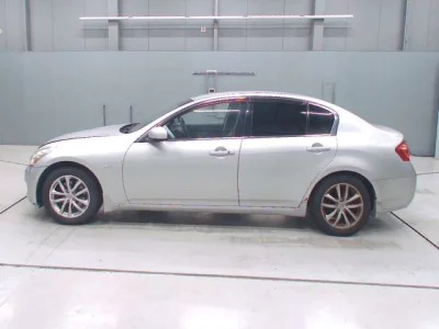 Nissan SKYLINE  с аукциона в Японии