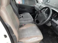 Toyota REGIUS ACE VAN лот № 70125 оценка R  с аукциона в Японии 7