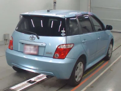 Toyota IST  с аукциона в Японии