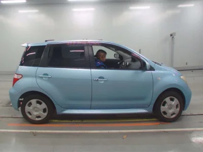 Toyota IST  с аукциона в Японии