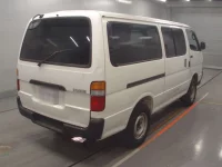 Toyota HIACE VAN лот № 33101 оценка 3  с аукциона в Японии 1