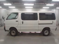 Toyota HIACE VAN лот № 33101 оценка 3  с аукциона в Японии 3