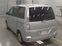Toyota VOXY лот № 10172 оценка R  с аукциона в Японии 5
