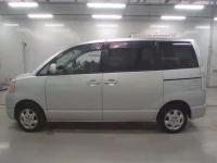 Toyota VOXY лот № 10172 оценка R  с аукциона в Японии 3