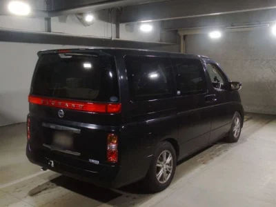Nissan ELGRAND  с аукциона в Японии