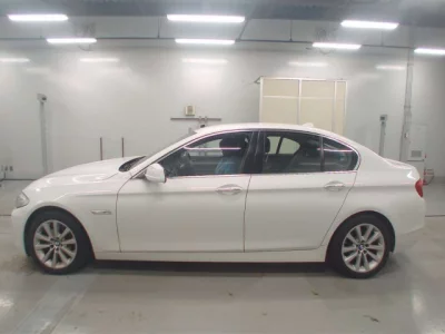 BMW 5-Series  с аукциона в Японии