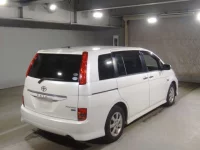 Toyota ISIS лот № 138 оценка R  с аукциона в Японии 1