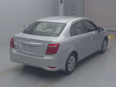 Toyota COROLLA AXIO  с аукциона в Японии