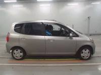 Honda FIT лот № 10199 оценка 3.5  с аукциона в Японии 2