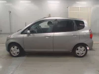 Honda FIT лот № 10199 оценка 3.5  с аукциона в Японии 3