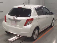 Toyota VITZ лот № 10201 оценка 3.5  с аукциона в Японии 1