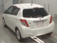 Toyota VITZ лот № 10201 оценка 3.5  с аукциона в Японии 5