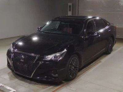 Toyota CROWN  с аукциона в Японии