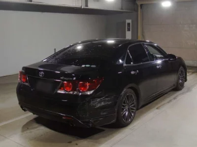 Toyota CROWN  с аукциона в Японии