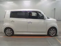 Toyota BB лот № 10232 оценка 4  с аукциона в Японии 2