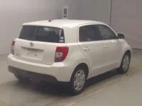 Toyota IST лот № 70043 оценка RA  с аукциона в Японии 1