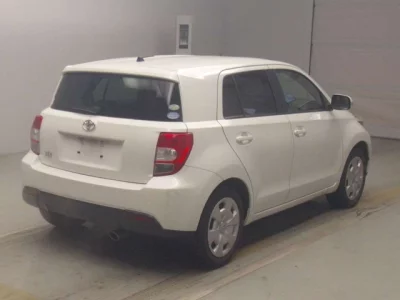 Toyota IST  с аукциона в Японии