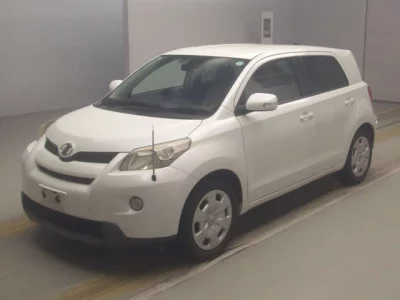 Toyota IST  с аукциона в Японии