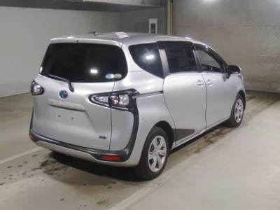 Toyota SIENTA  с аукциона в Японии
