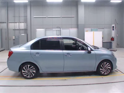 Toyota COROLLA AXIO  с аукциона в Японии