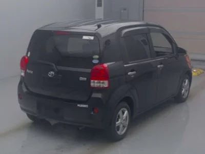 Toyota PORTE  с аукциона в Японии
