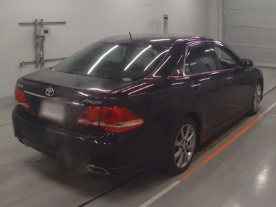 Toyota CROWN  с аукциона в Японии