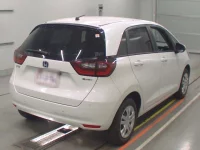 Honda FIT лот № 90012 оценка 4.5  с аукциона в Японии 1