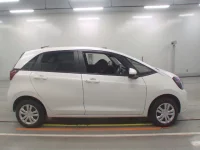 Honda FIT лот № 90012 оценка 4.5  с аукциона в Японии 2