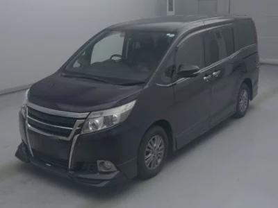 Toyota ESQUIRE  с аукциона в Японии