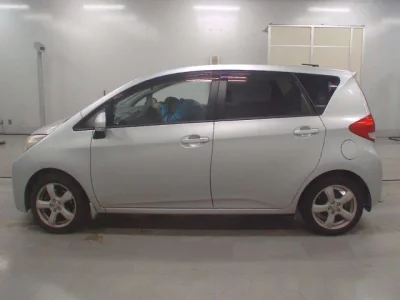 Subaru TREZIA  с аукциона в Японии