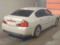 Nissan FUGA лот № 2046 оценка 4  с аукциона в Японии 1