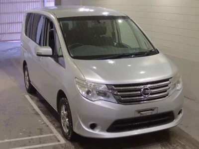 Nissan SERENA  с аукциона в Японии
