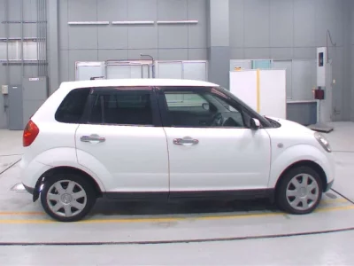 Mazda VERISA  с аукциона в Японии