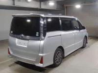 Toyota VOXY лот № 211 оценка R  с аукциона в Японии 1