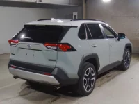 Toyota RAV4 лот № 215 оценка RA  с аукциона в Японии 1