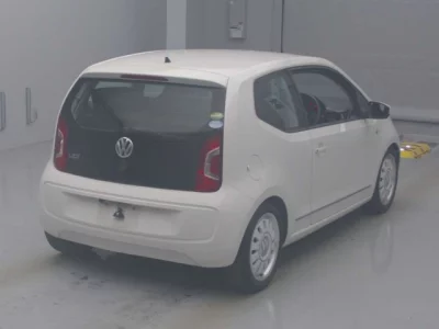 Volkswagen UP  с аукциона в Японии