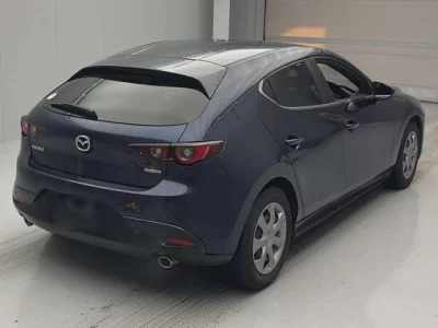 Mazda MAZDA3  с аукциона в Японии