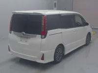 Toyota NOAH лот № 231 оценка RA  с аукциона в Японии 1