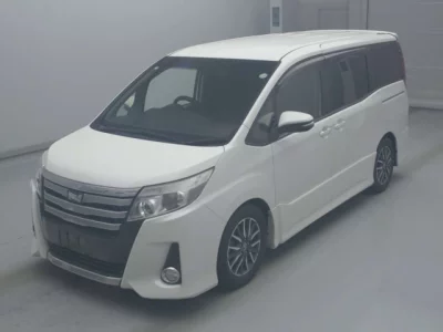 Toyota NOAH  с аукциона в Японии